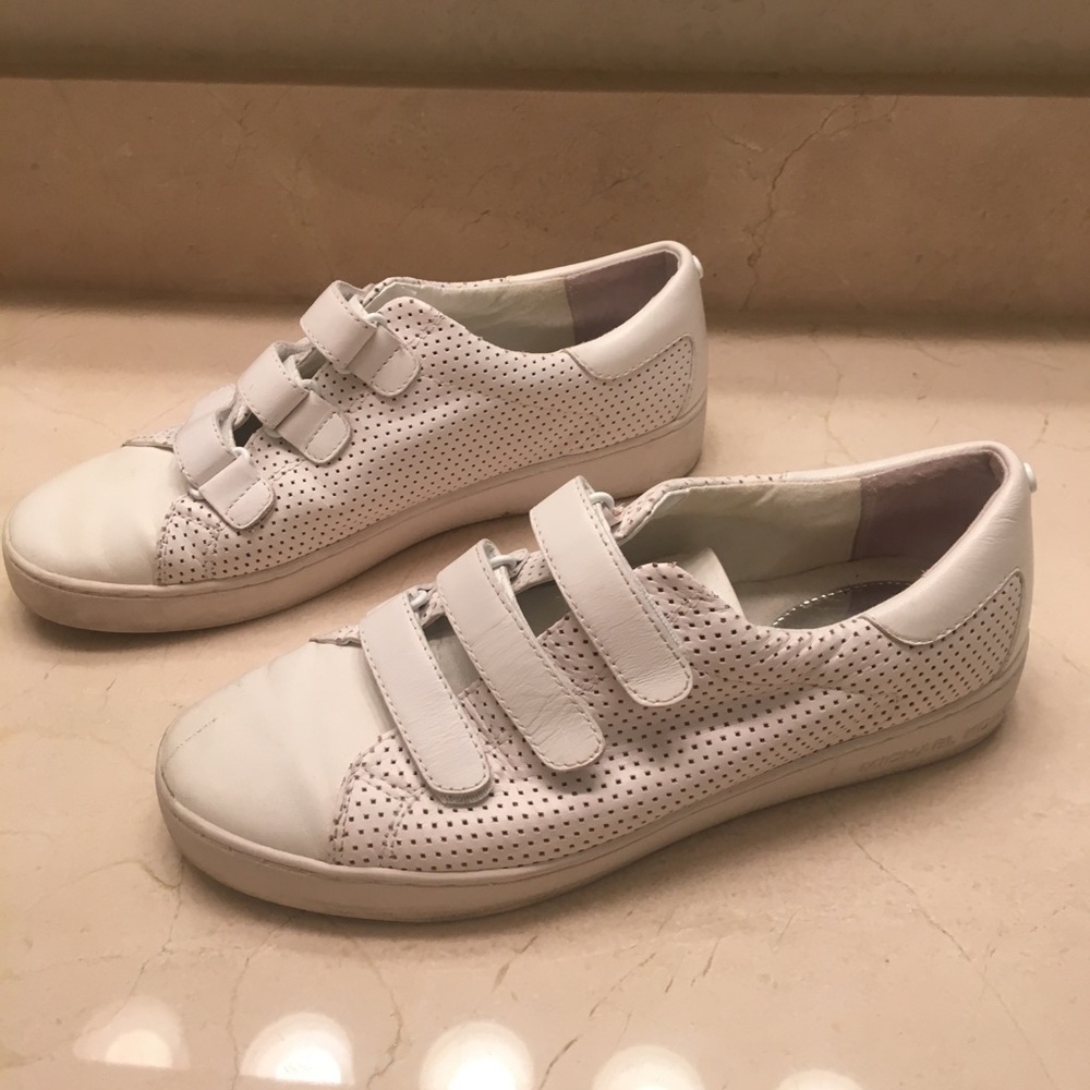 Michael Kors Leather Sneakers with Velcro closures